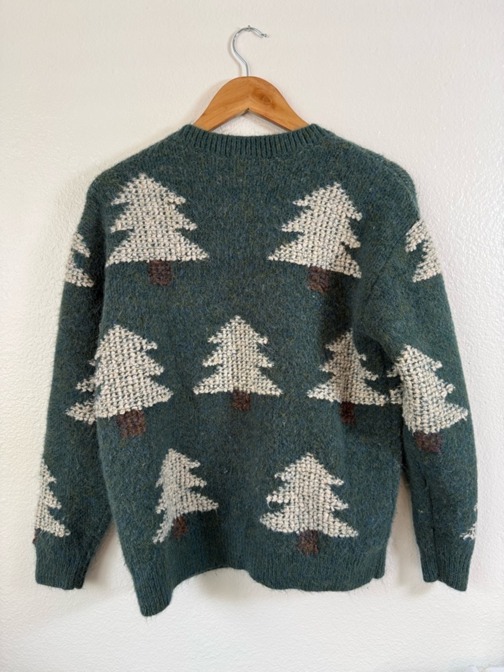 Coldwater Creek Evergreen Cardigan Sweater Jacquard Tree Motif Size L Like New - Picture 2 of 6